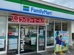 ファミリーマート　奥間ビーチ前店
