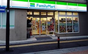 ファミリーマート　西新オレンジ通り店