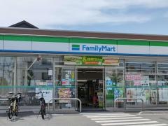 ファミリーマート　川口前川四丁目店