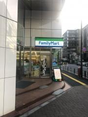 ファミリーマート　四谷四丁目店
