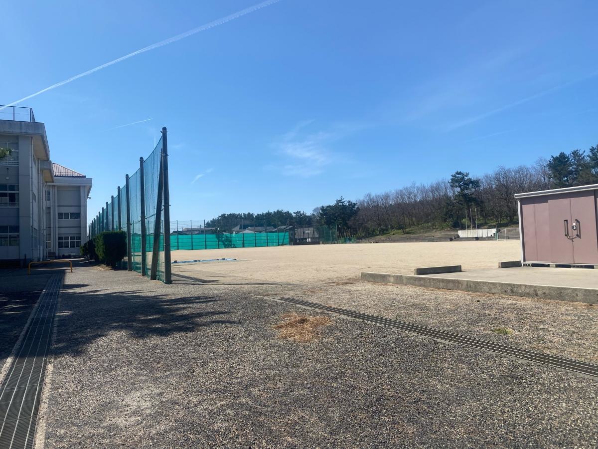 関屋中学校