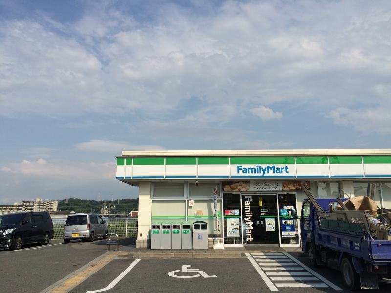 羽曳野市のﾌｧﾐﾘｰﾏｰﾄ羽曳野誉田店