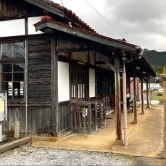 美作滝尾駅