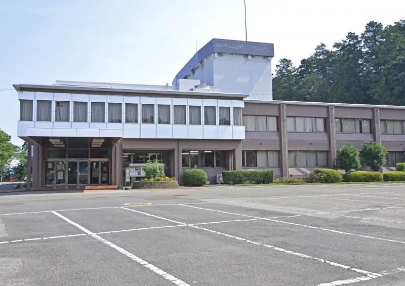 毛呂山町福祉会館の南面