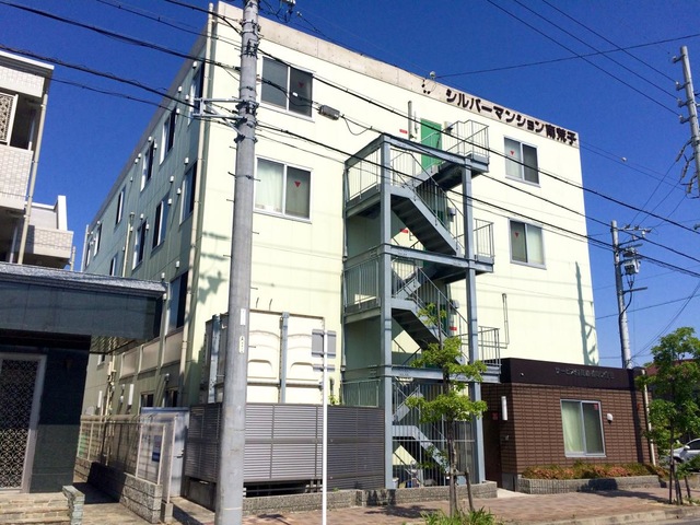 ｼﾙﾊﾞｰﾏﾝｼｮﾝ　南荒子 施設外観