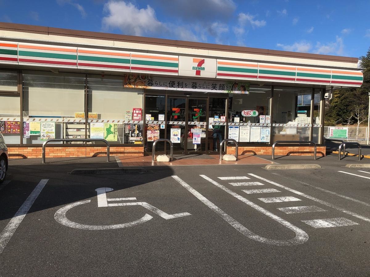 セブンイレブン津市久居明神町店