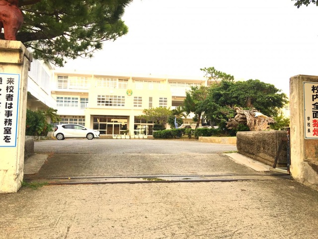 北小学校100年　沖縄県平良市立北小学校　0983年5月21日発行 宮古島市立北小学校／ホームメイト