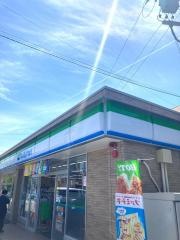 ファミリーマート　中川ときわ店