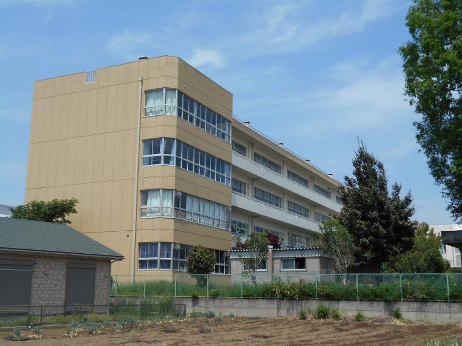 伊奈 町立 伊奈 中学校