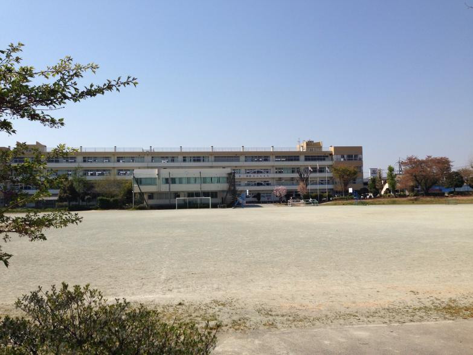伊奈 町立 伊奈 中学校