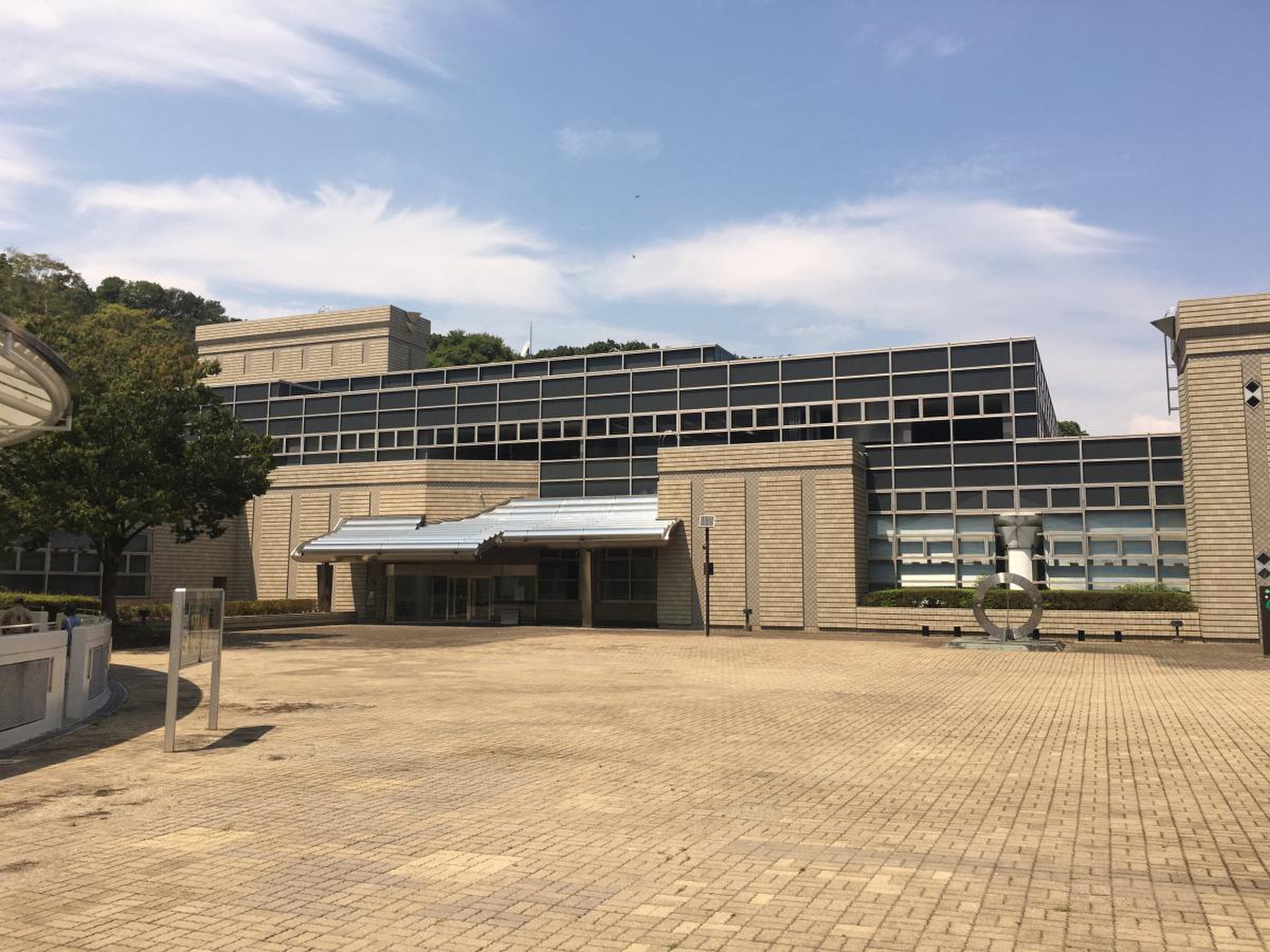 徳島 県立 図書館