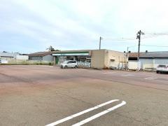 ファミリーマート　つばめ吉田東栄町店