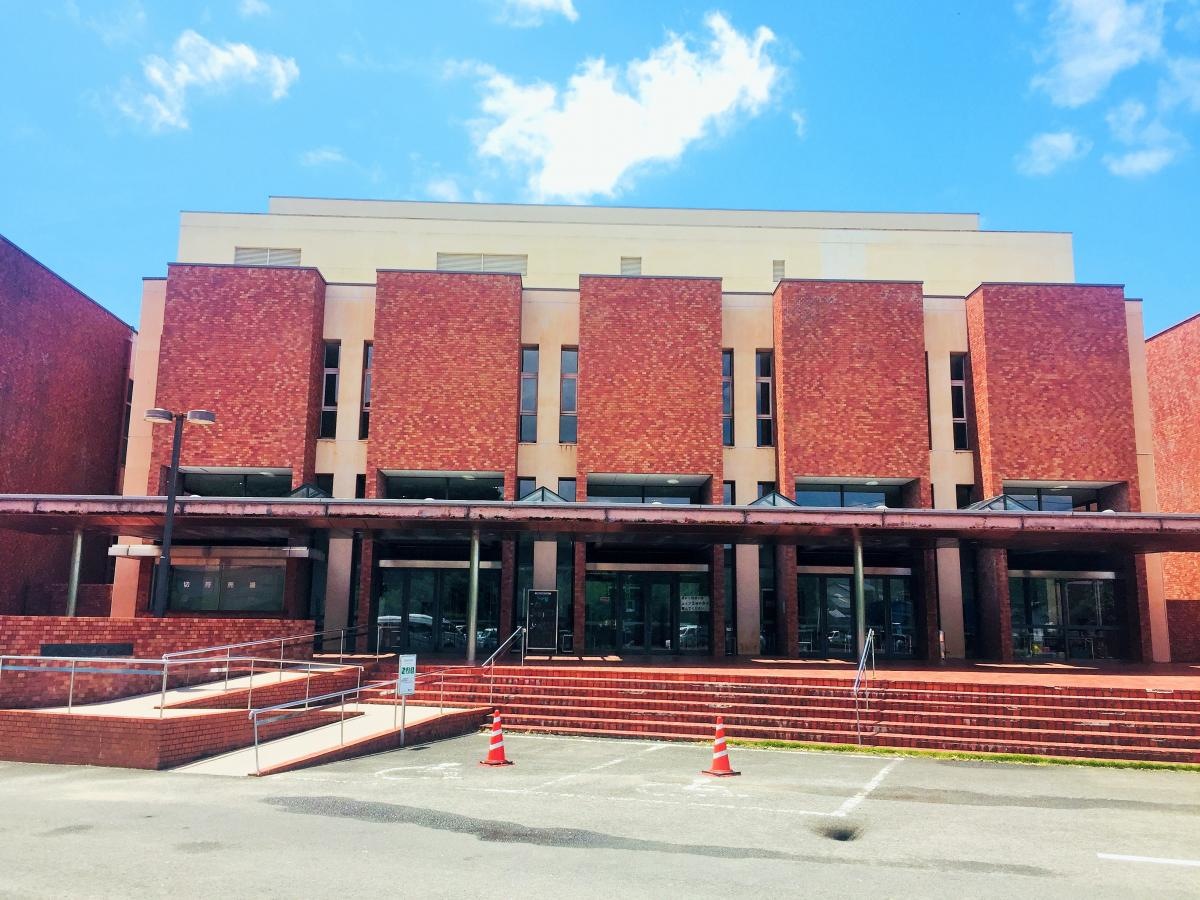 武雄市文化会館の雰囲気ですよ。