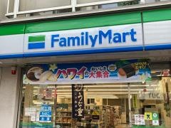 ファミリーマート　上大岡店