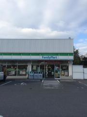 ファミリーマート　高槻南平台店