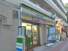 ファミリーマート　日本橋箱崎町店