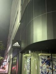 アディダスブランドコアストア　名古屋