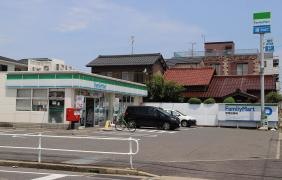 ファミリーマート　城町店