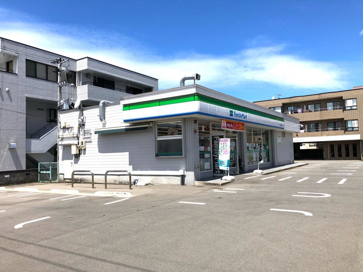 ファミリーマート二の宮４丁目店