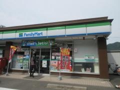 ファミリーマート　曽代上岩本店