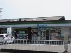 ファミリーマート　曽代上岩本店