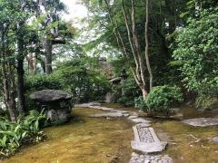 臥龍山荘庭園