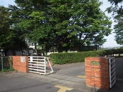 新川小学校