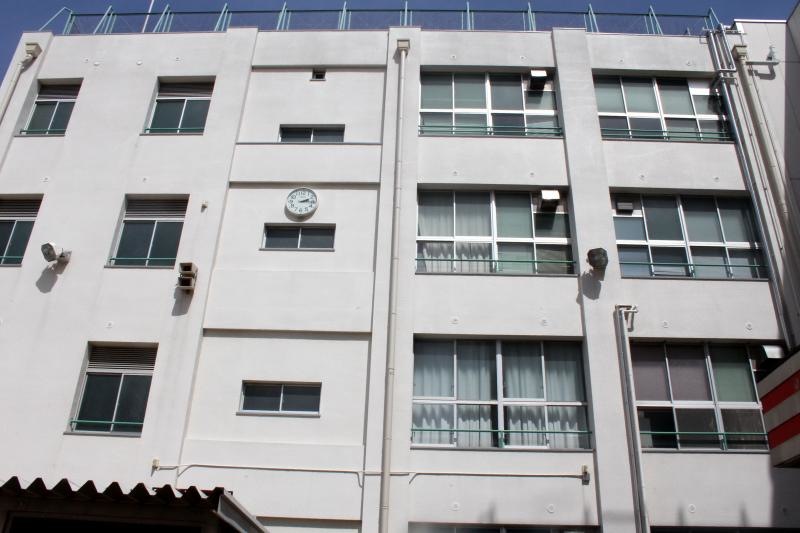 校舎正面