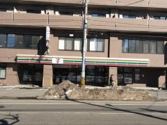 セブンイレブン　札幌大通東3店