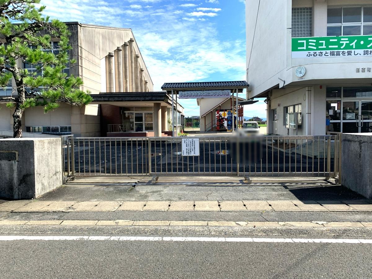 校門です！