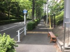 「宝野公園東」バス停留所