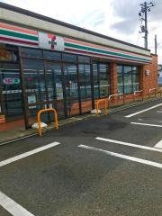 セブンイレブン　鯖江石田上町店
