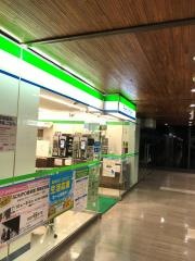 ファミリーマート　パレスサイドビル店