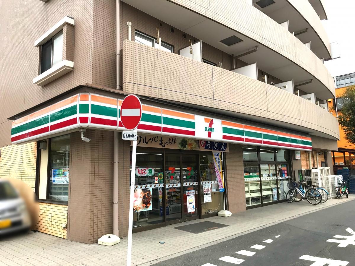 セブンイレブン船橋本町7丁目店の写真です。