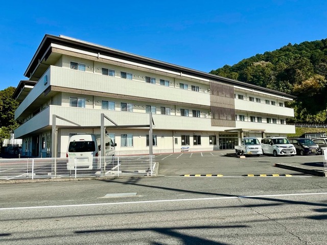 介護老人保健施設スキナヴィラ甲賀 建物全景