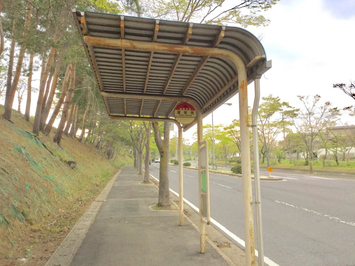 バス停全景