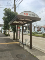 「明治小学校西」バス停留所