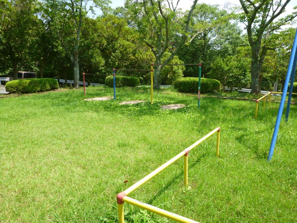 「伏見池公園前」バス停留所