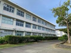 焼津市立港中学校