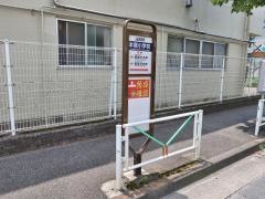 「本宿小学校(富士見通り)」バス停留所