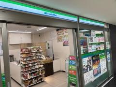 ファミリーマート　地下鉄金山店