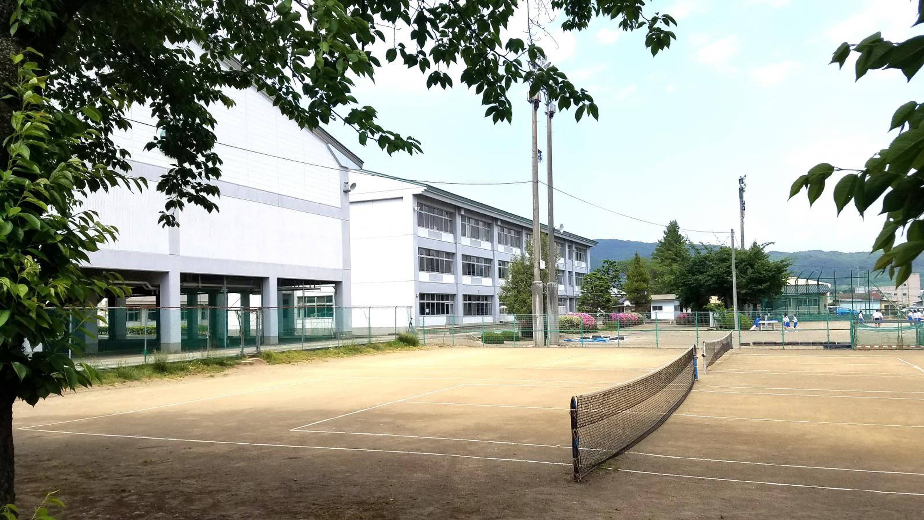 見 前 中学校