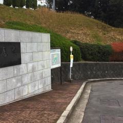 「経済大学正門前」バス停留所