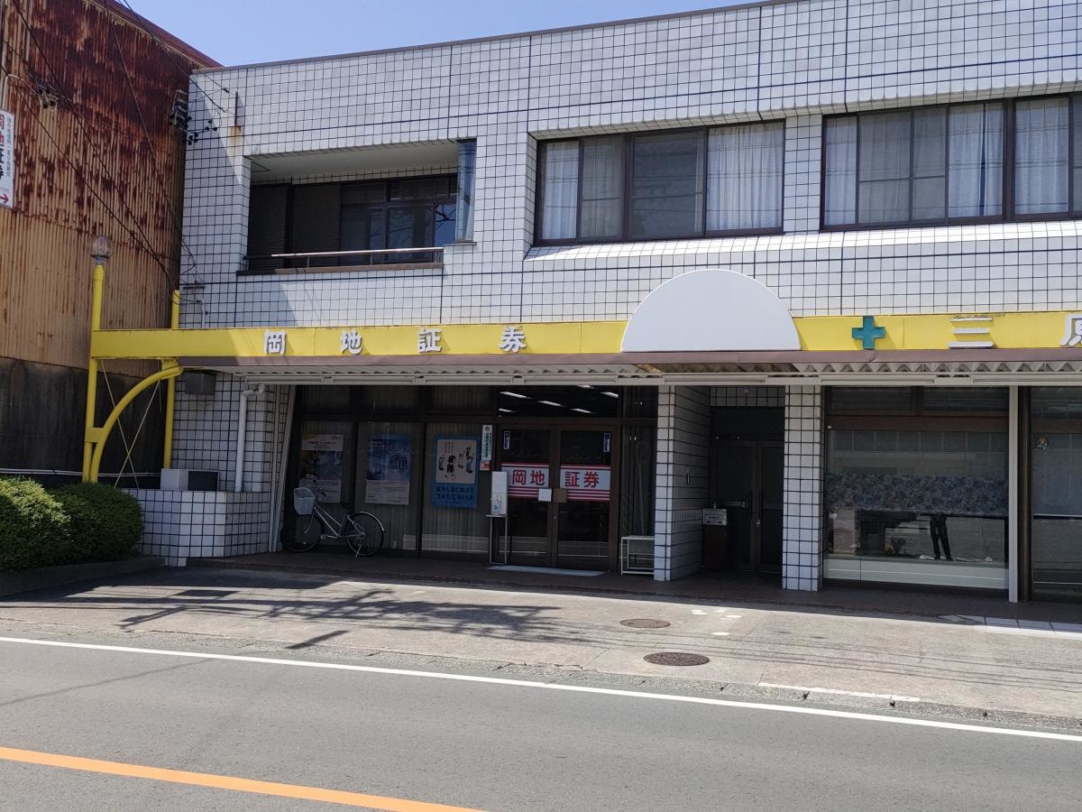 南側から