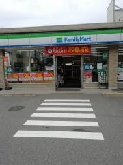 ファミリーマート　福岡西南学院前店