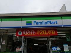 ファミリーマート　福岡西南学院前店