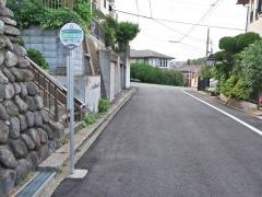 「玉園台児童遊園」バス停留所