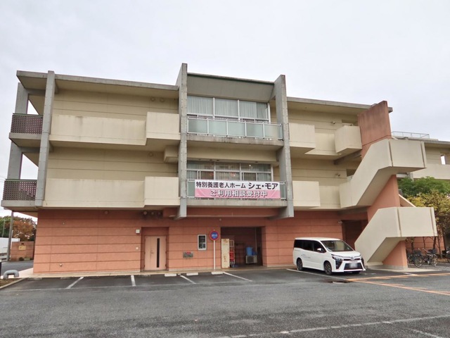 シェ・モア 施設外観
