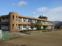 小国小学校