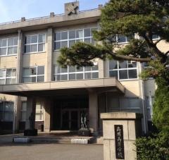 高朋高等学校